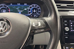 valkoinen Volkswagen Arteon 2018 kuva 18.