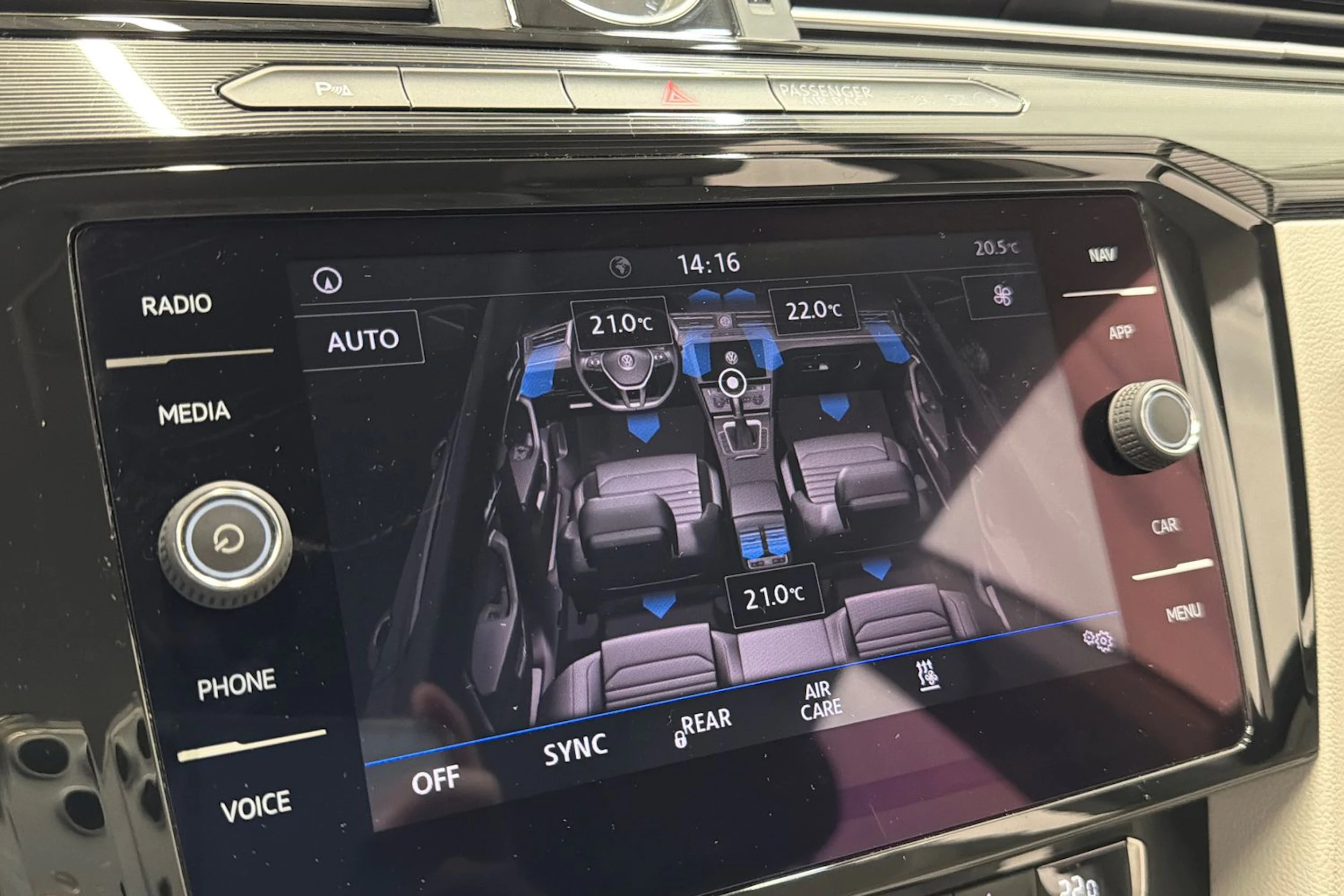 valkoinen Volkswagen Arteon 2018 kuva 21.