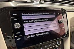 valkoinen Volkswagen Arteon 2018 kuva 23.