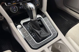 valkoinen Volkswagen Arteon 2018 kuva 26.