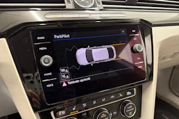 valkoinen Volkswagen Arteon 2018 kuva 27.