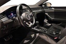 musta Volkswagen Arteon 2018 kuva 7.