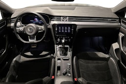 musta Volkswagen Arteon 2018 kuva 9.