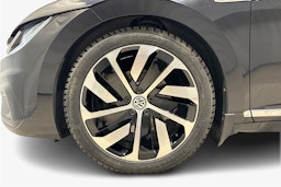 musta Volkswagen Arteon 2018 kuva 11.