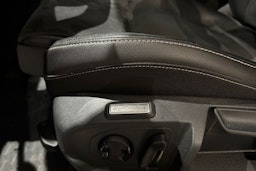 musta Volkswagen Arteon 2018 kuva 18.