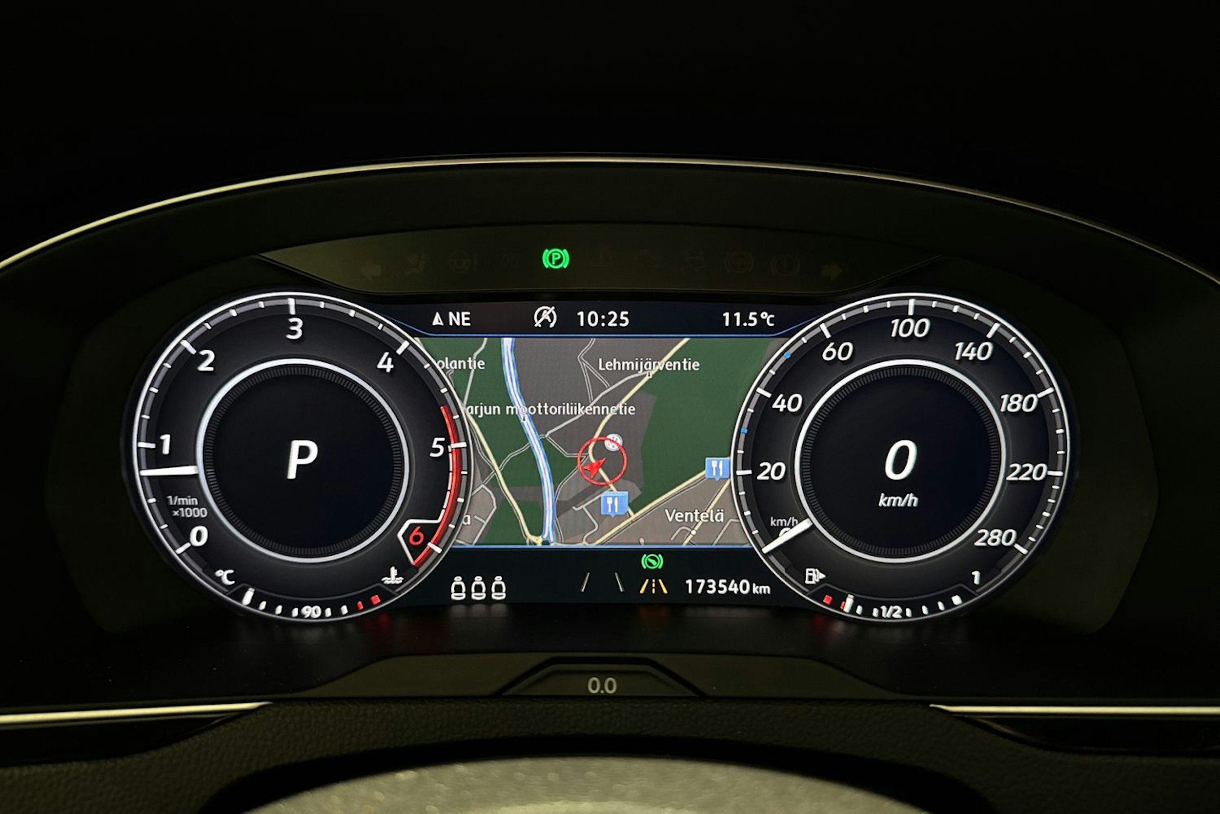 musta Volkswagen Arteon 2018 kuva 20.