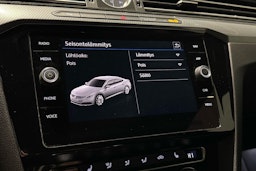 musta Volkswagen Arteon 2018 kuva 24.