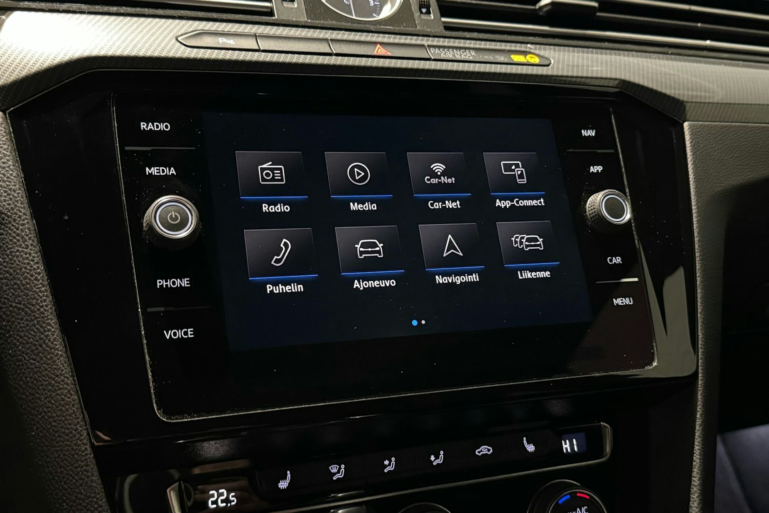 musta Volkswagen Arteon 2018 kuva 25.