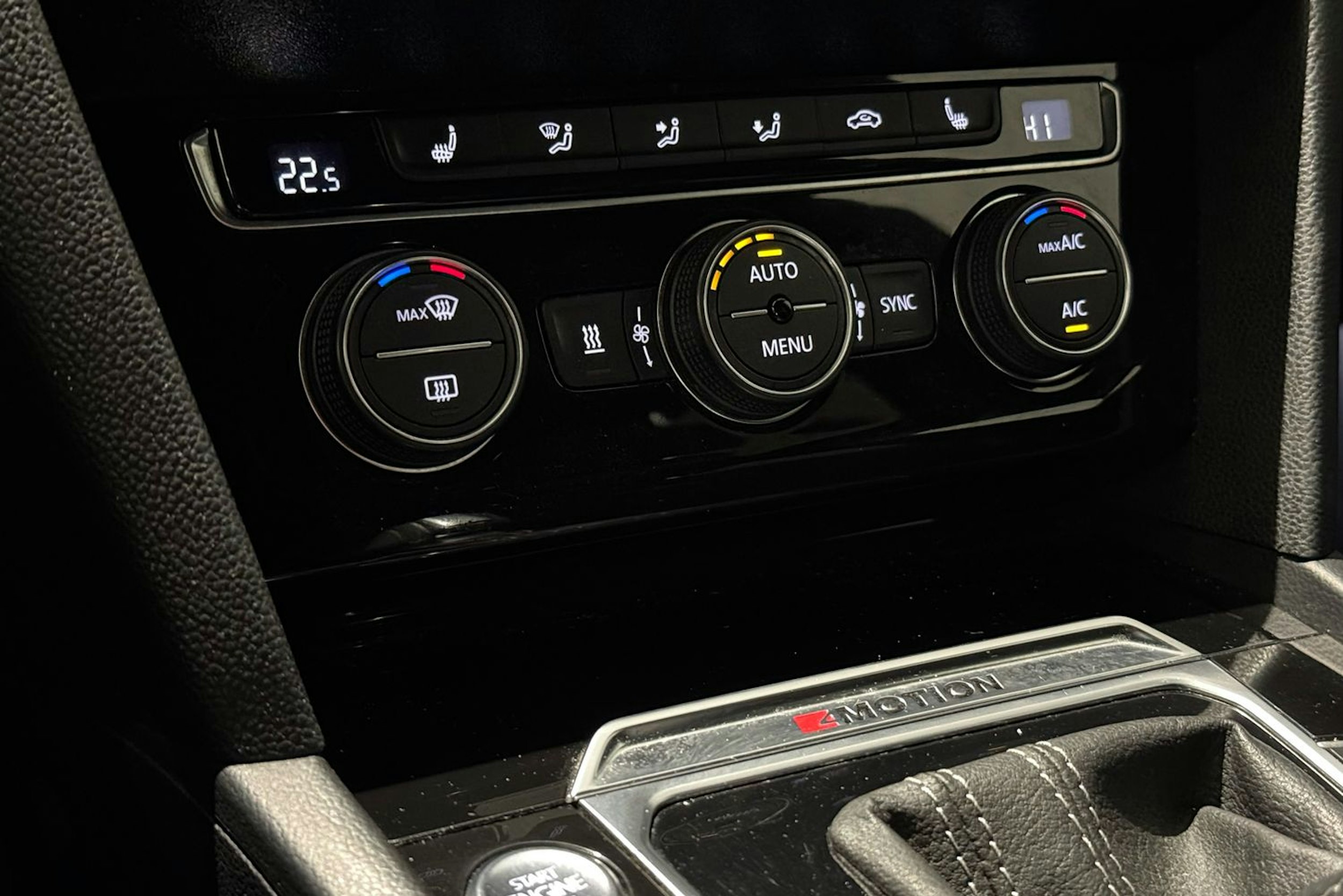 musta Volkswagen Arteon 2018 kuva 26.