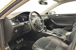 Keltainen Volkswagen Arteon 2018 kuva 7.