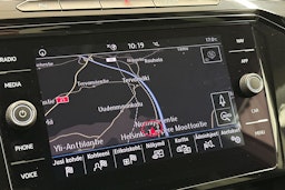 Keltainen Volkswagen Arteon 2018 kuva 19.