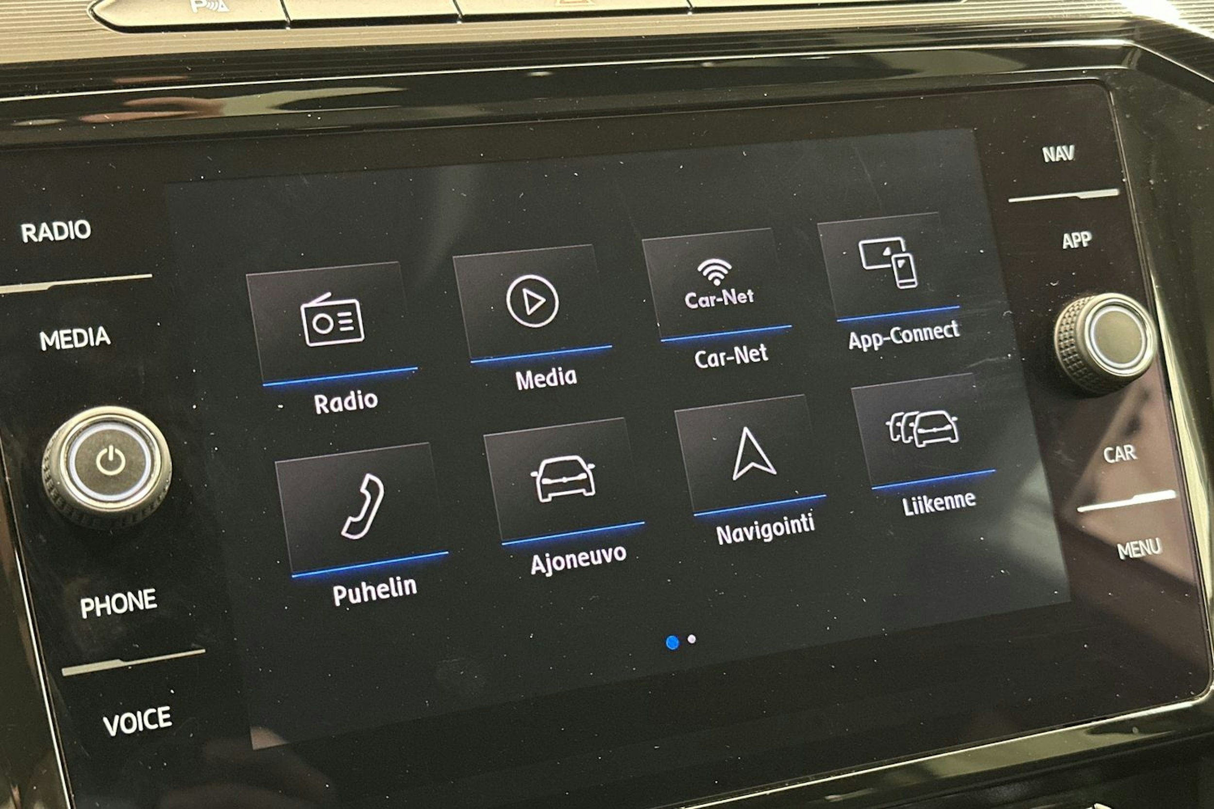 Keltainen Volkswagen Arteon 2018 kuva 21.