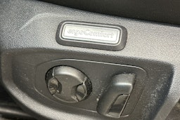 Keltainen Volkswagen Arteon 2018 kuva 27.