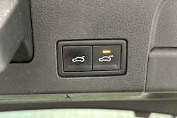 Keltainen Volkswagen Arteon 2018 kuva 29.