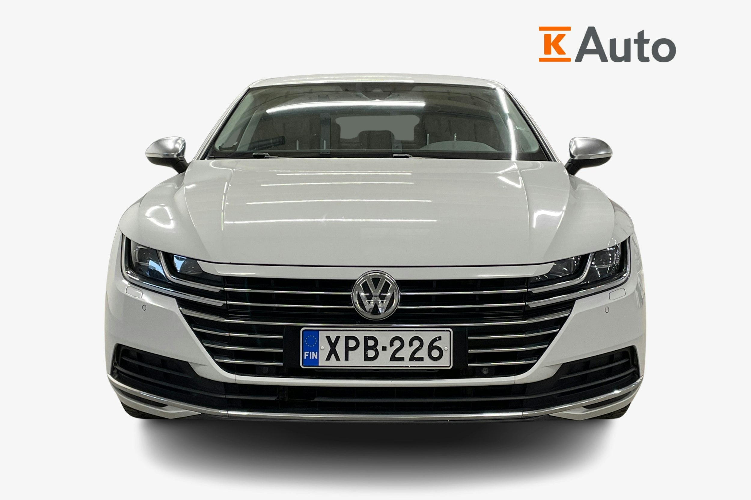 valkoinen Volkswagen Arteon 2018 kuva 4.