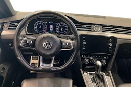 punainen Volkswagen Arteon 2018 kuva 9.