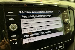 punainen Volkswagen Arteon 2018 kuva 21.