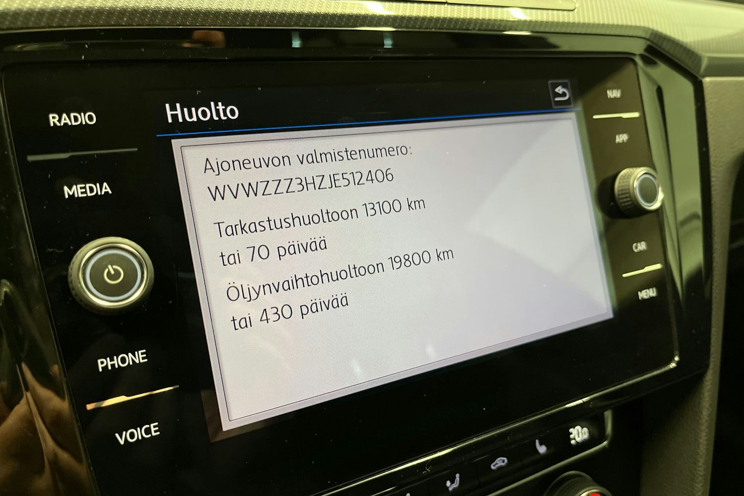 punainen Volkswagen Arteon 2018 kuva 28.