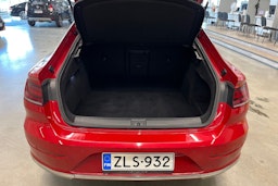 punainen Volkswagen Arteon 2018 kuva 33.