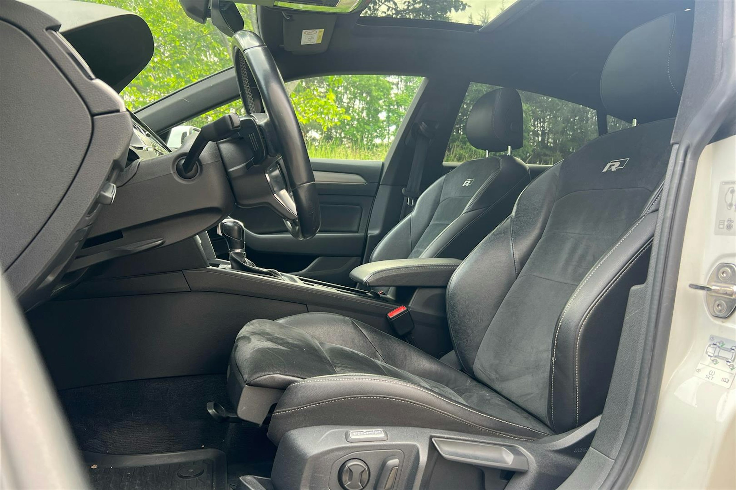 valkoinen Volkswagen Arteon 2019 kuva 3.