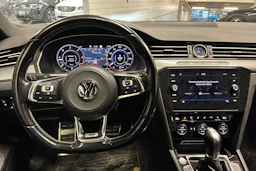 keltainen Volkswagen Arteon 2019 kuva 4.
