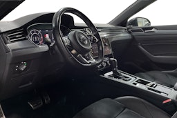 Musta Volkswagen Arteon 2019 kuva 7.