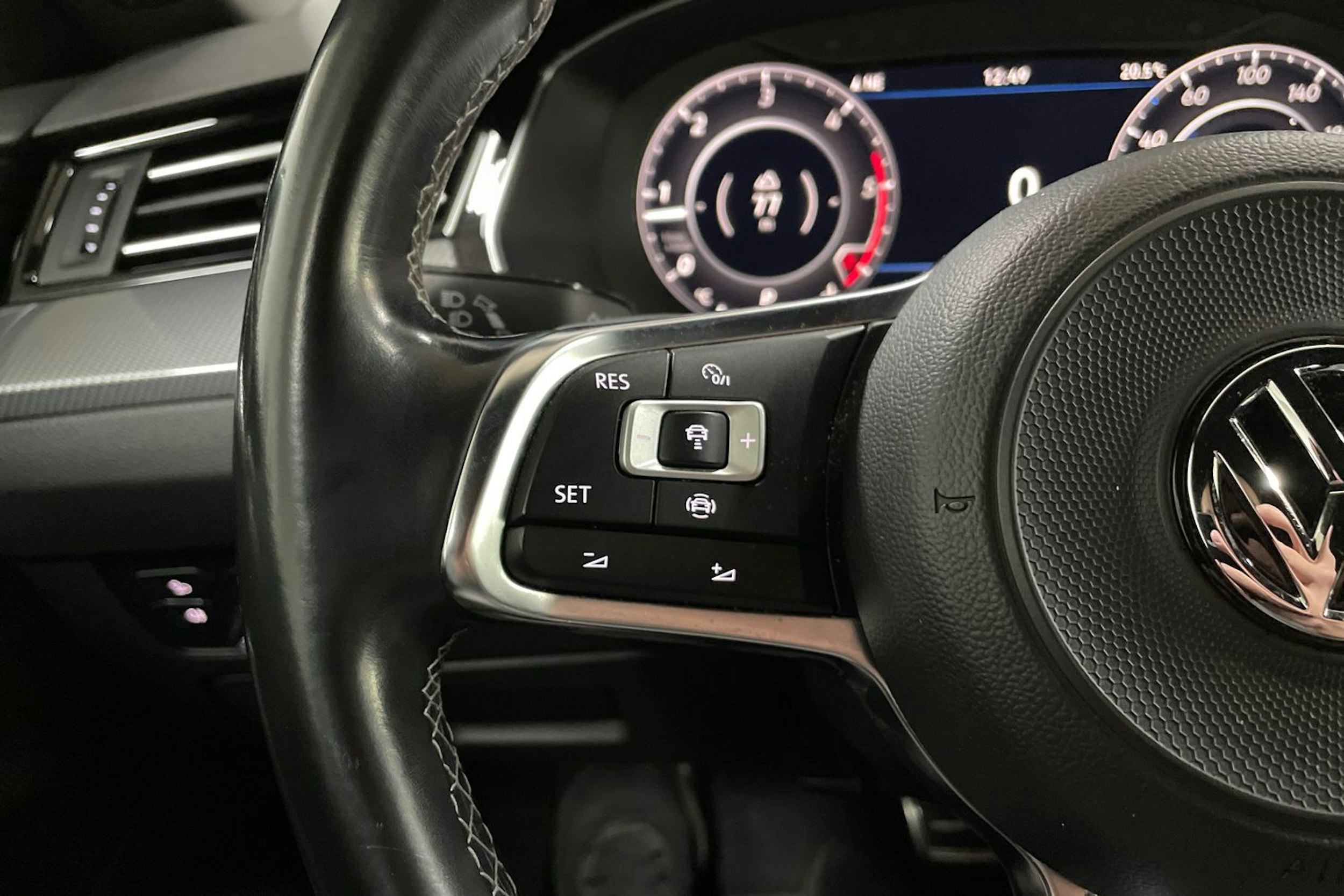 Musta Volkswagen Arteon 2019 kuva 16.