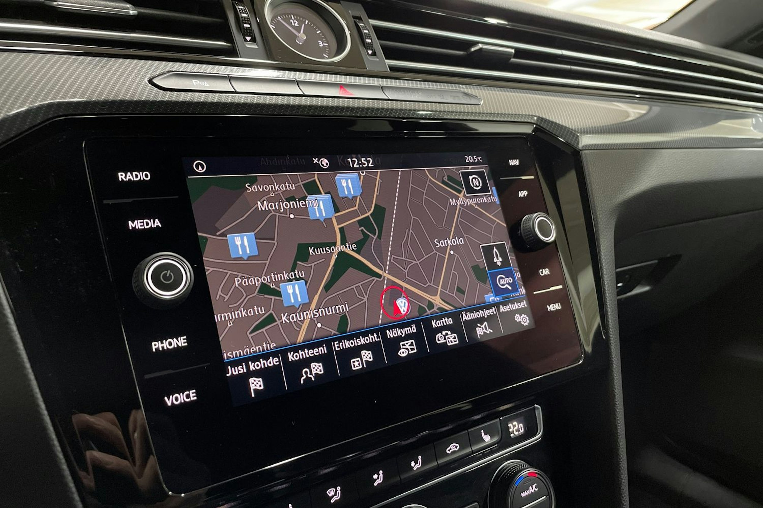 Musta Volkswagen Arteon 2019 kuva 26.