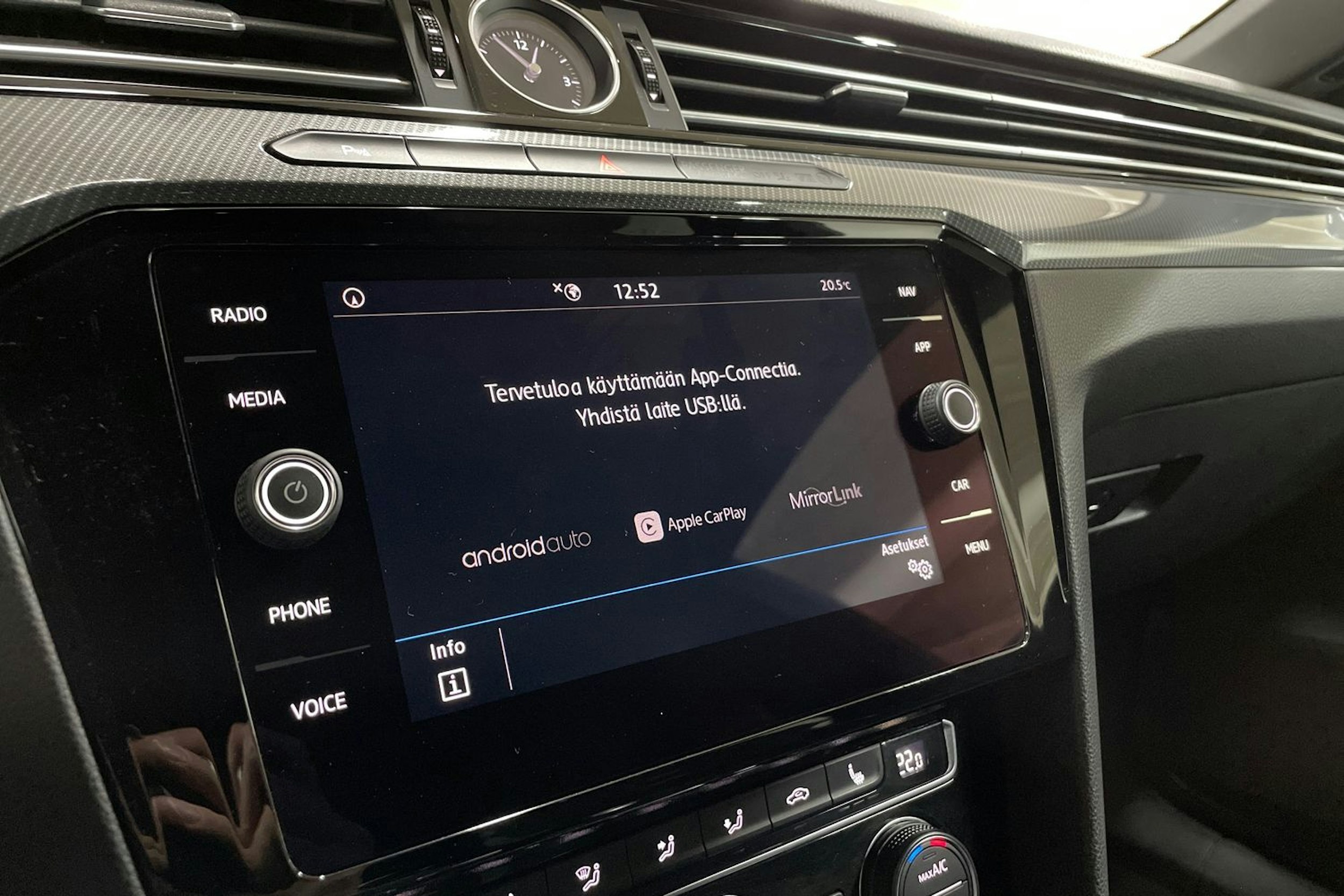 Musta Volkswagen Arteon 2019 kuva 27.