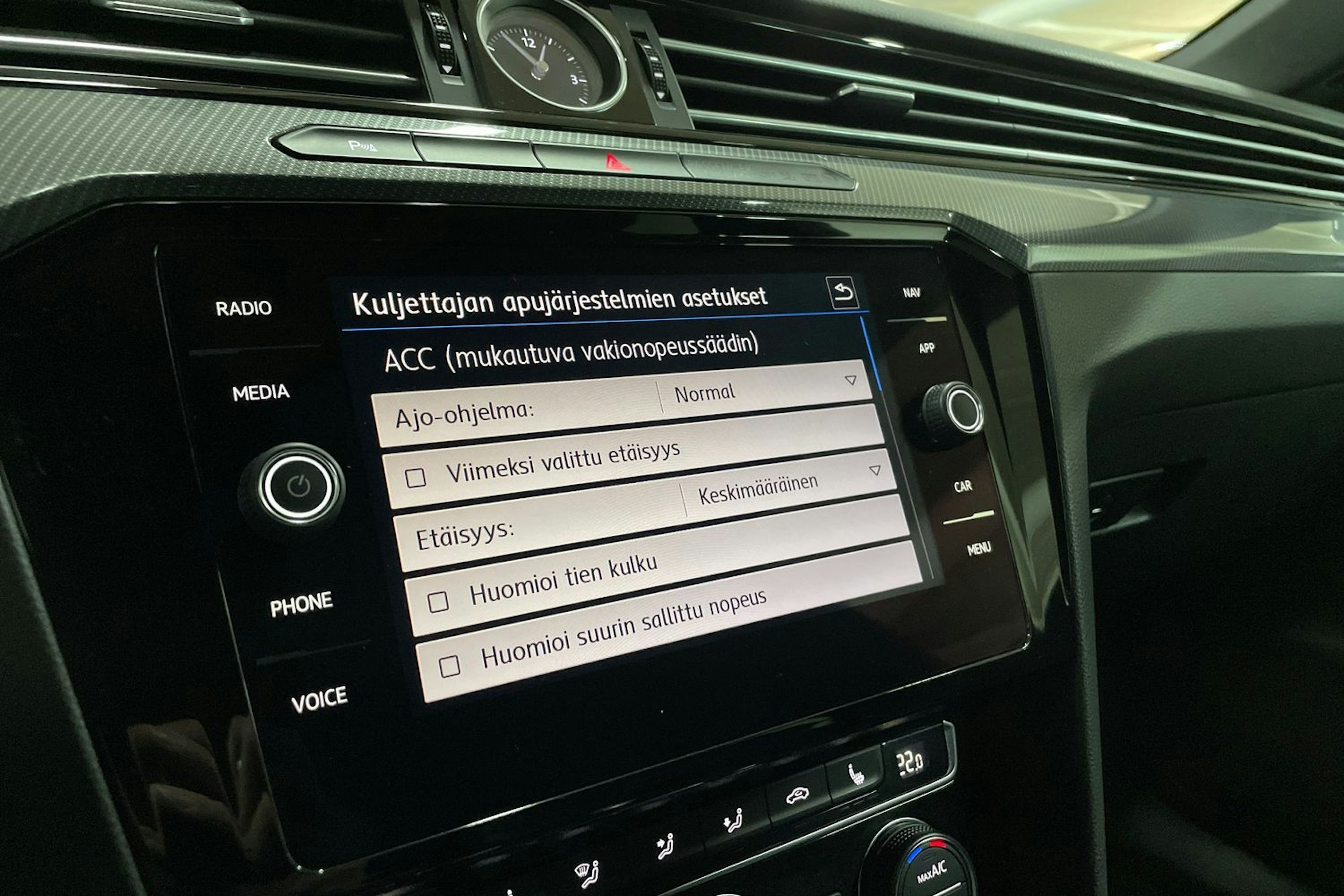 Musta Volkswagen Arteon 2019 kuva 28.