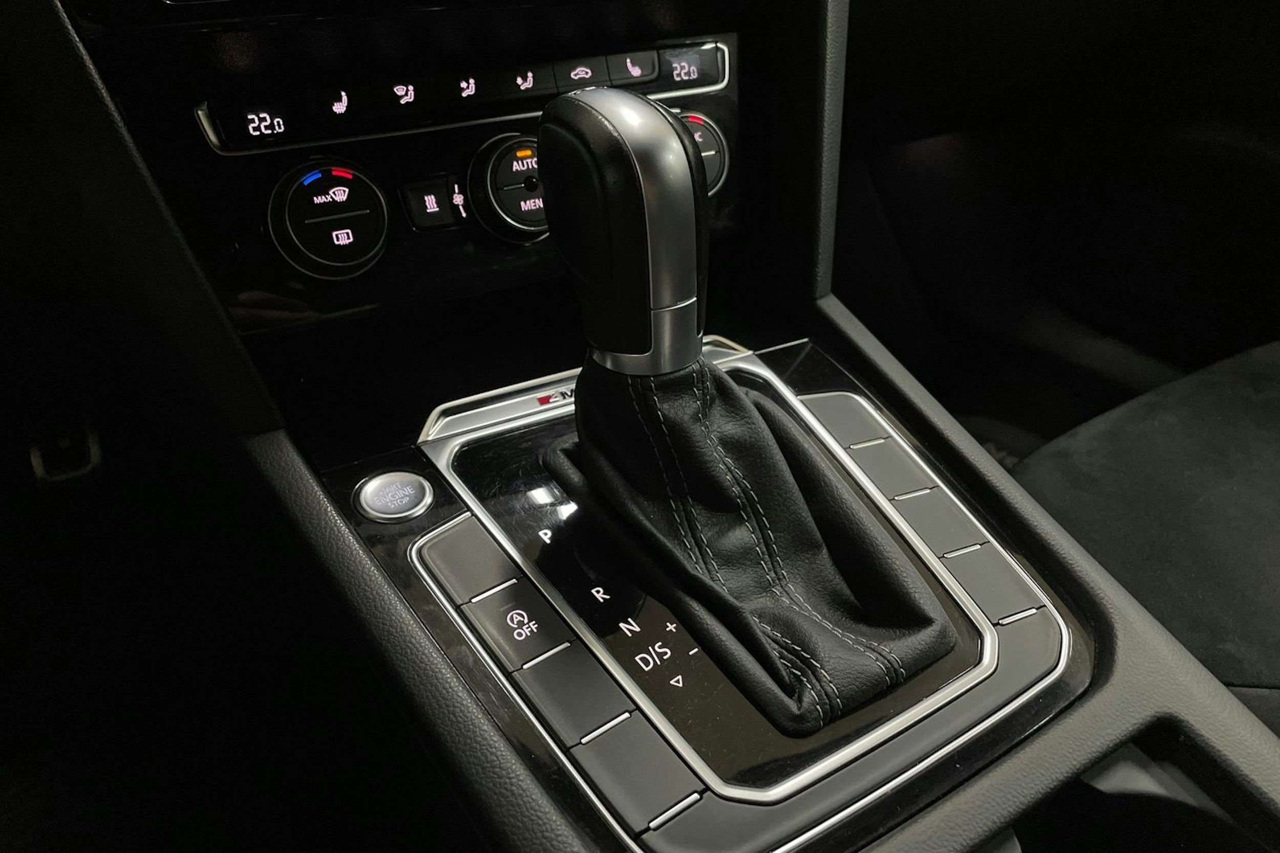 Musta Volkswagen Arteon 2019 kuva 38.