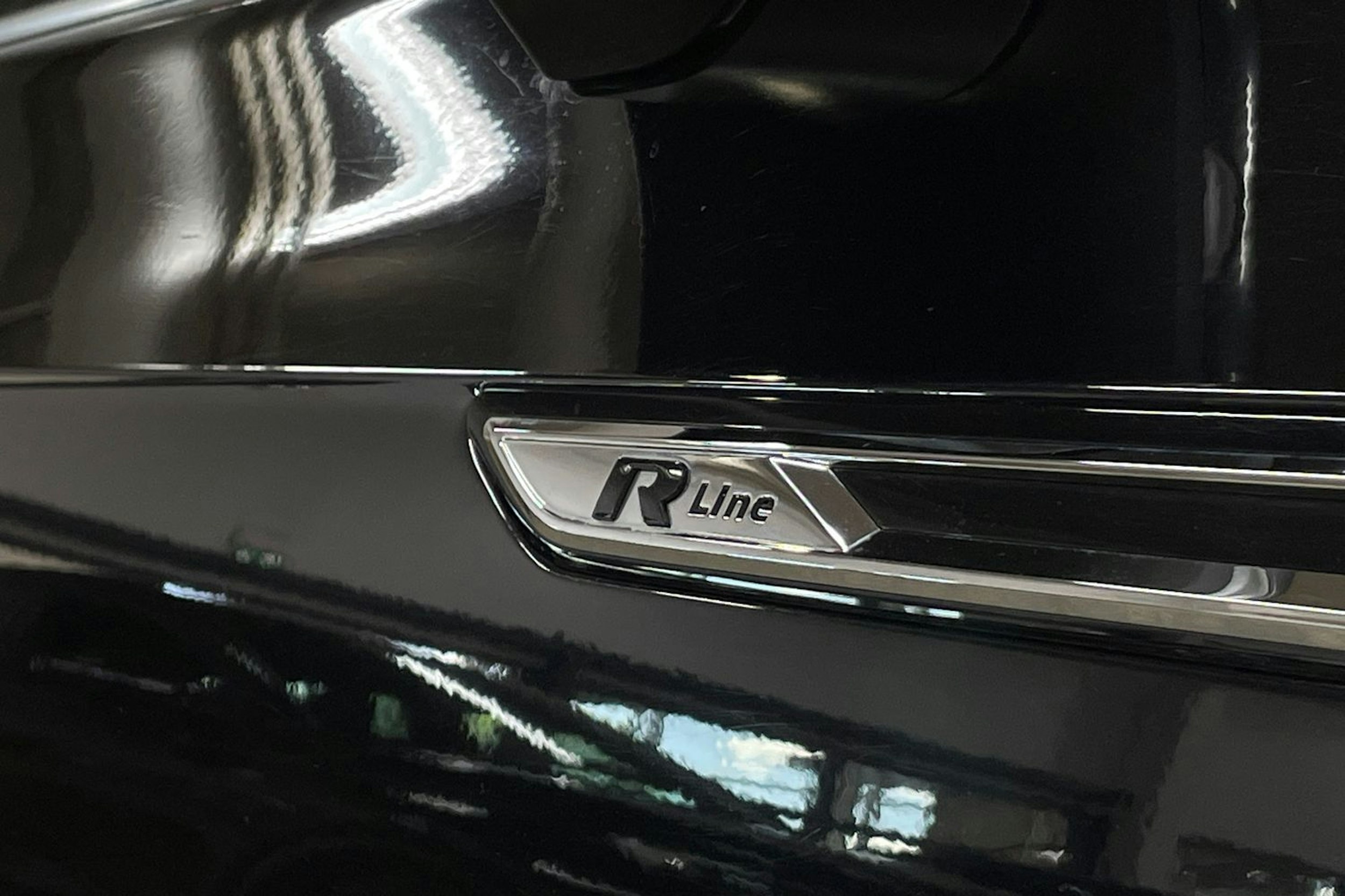 Musta Volkswagen Arteon 2019 kuva 43.