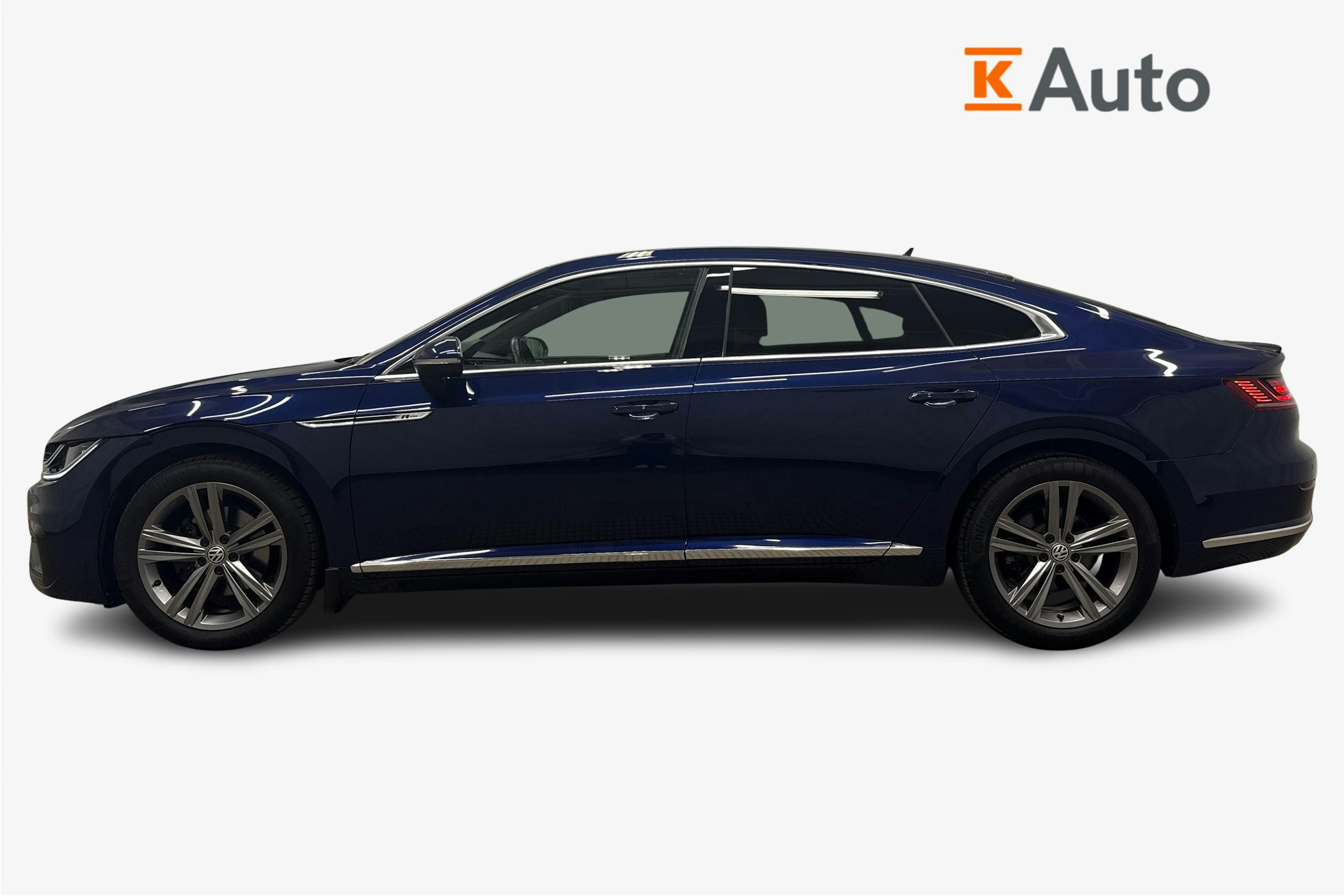sininen Volkswagen Arteon 2019 kuva 6.