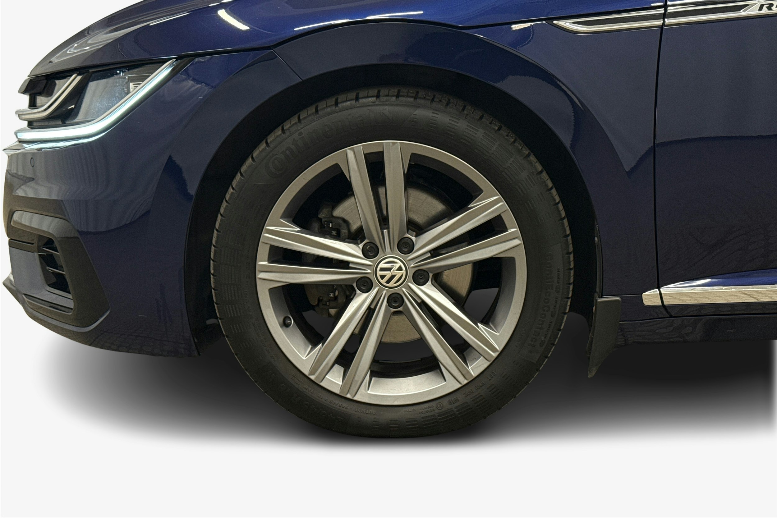 sininen Volkswagen Arteon 2019 kuva 11.