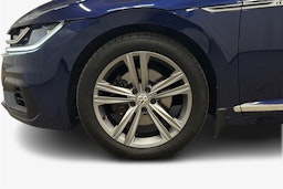sininen Volkswagen Arteon 2019 kuva 11.