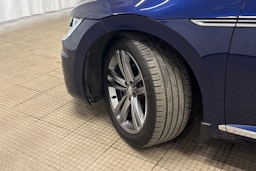 sininen Volkswagen Arteon 2019 kuva 13.