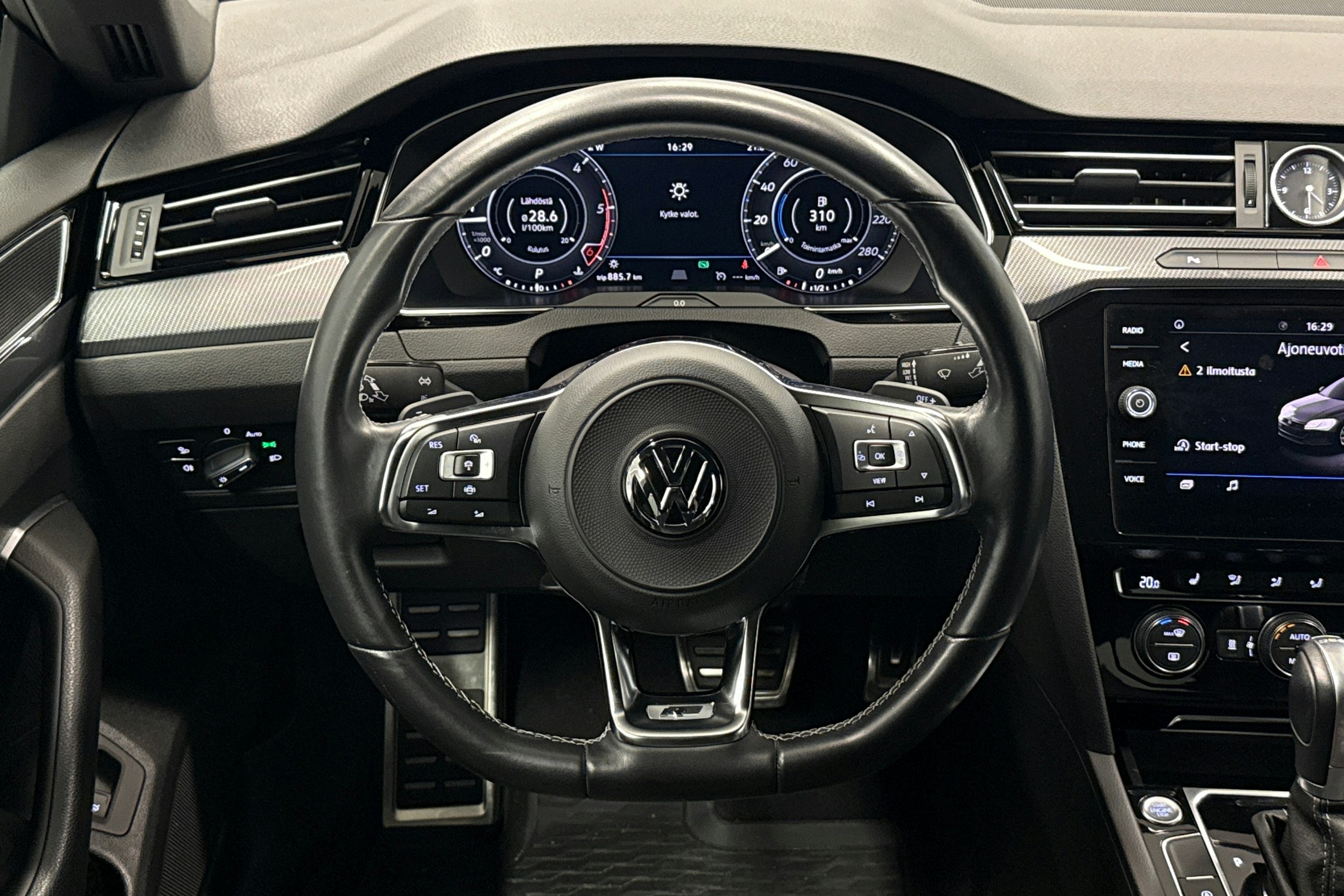 sininen Volkswagen Arteon 2019 kuva 14.
