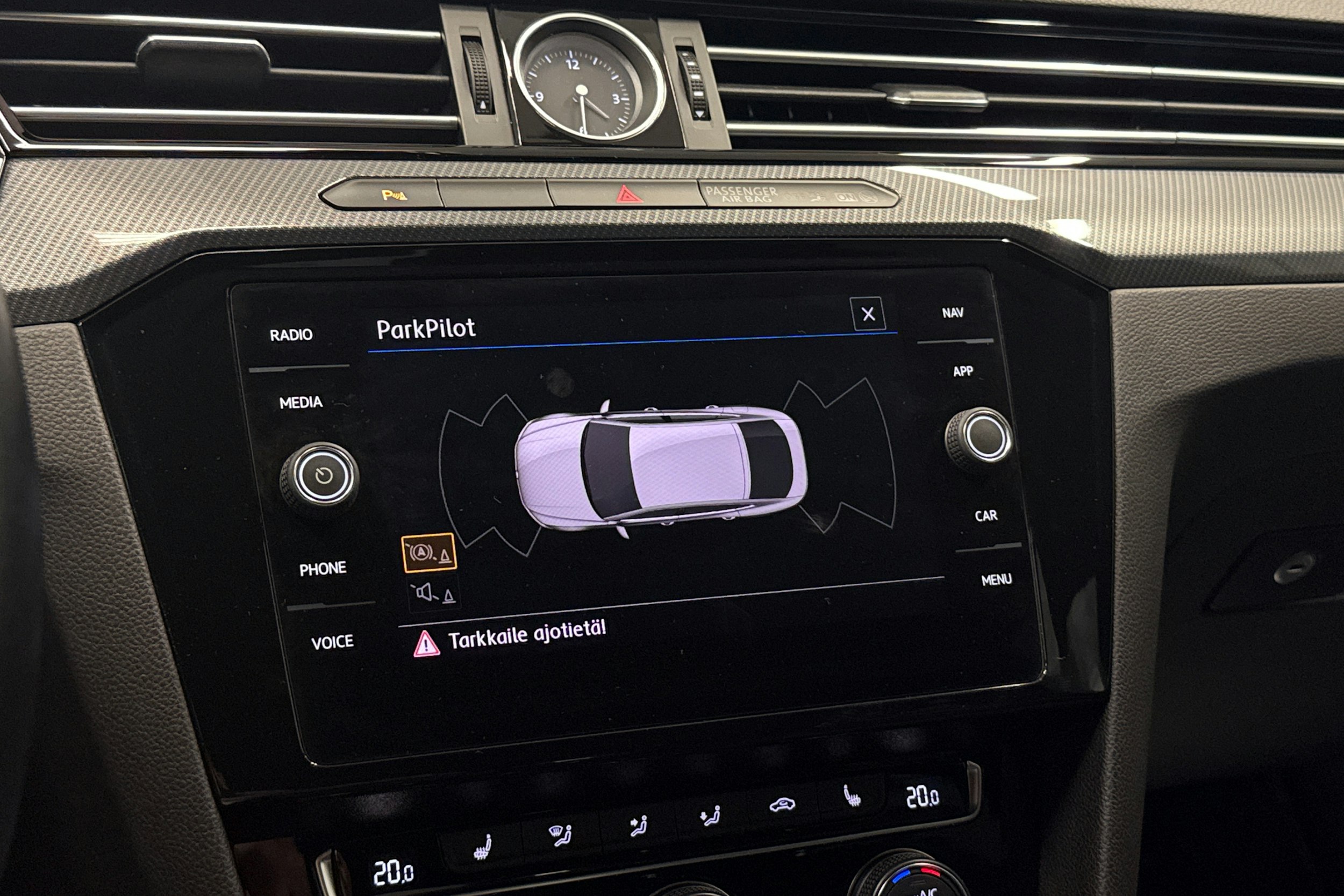 sininen Volkswagen Arteon 2019 kuva 20.
