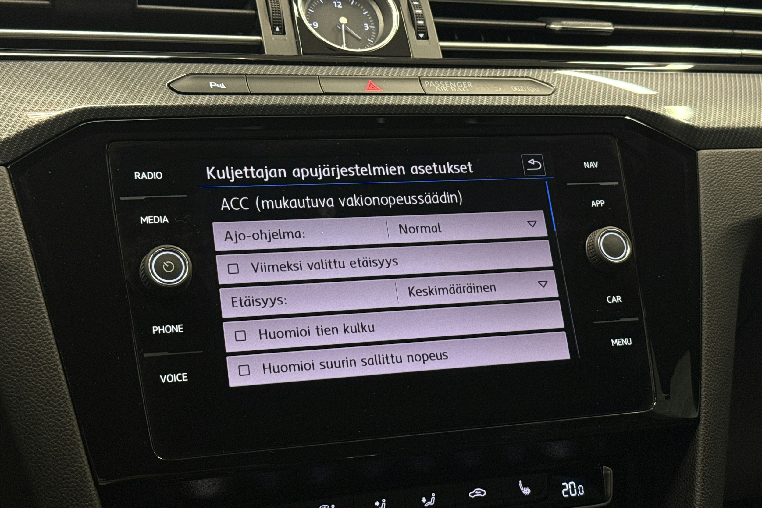 sininen Volkswagen Arteon 2019 kuva 21.