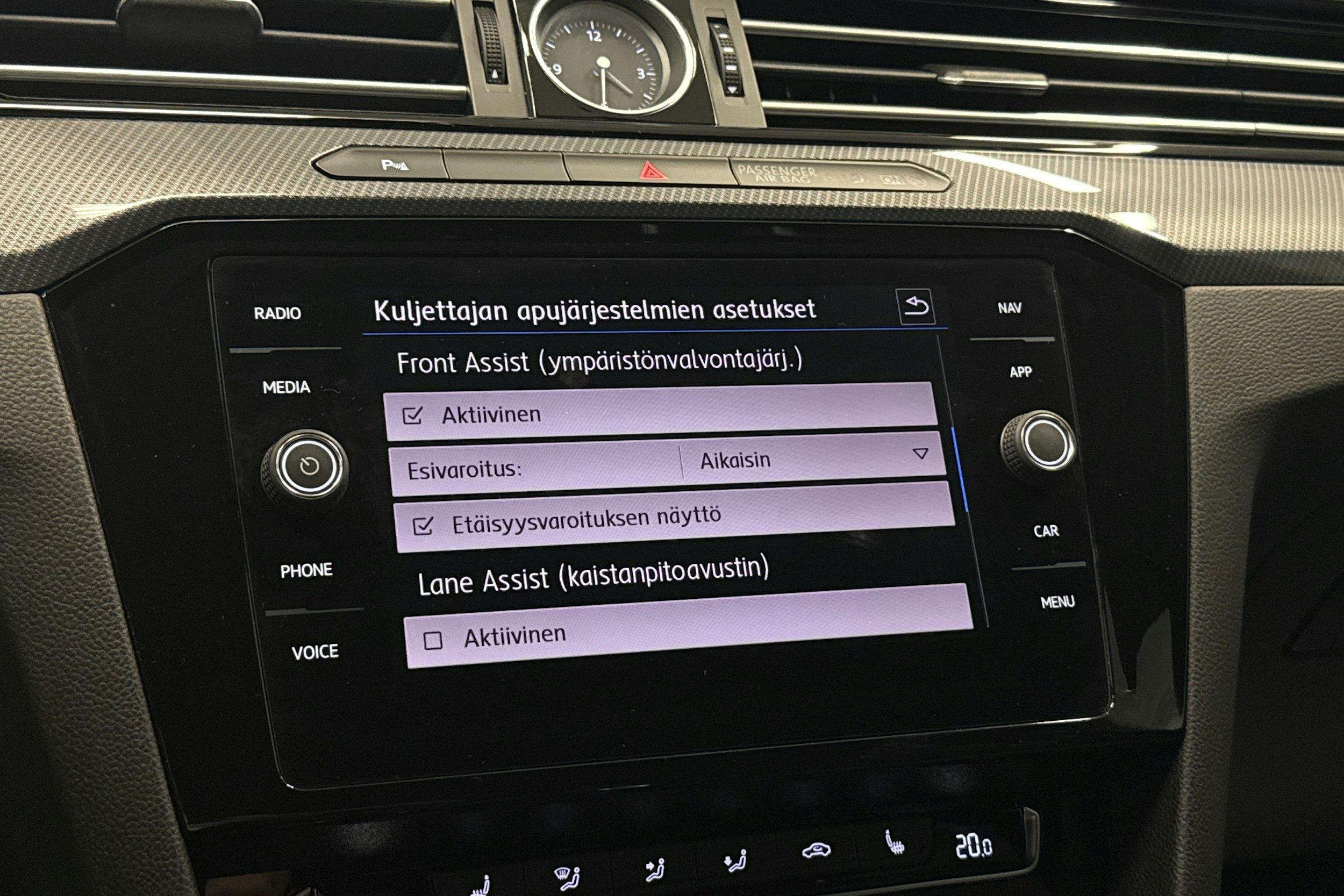sininen Volkswagen Arteon 2019 kuva 22.