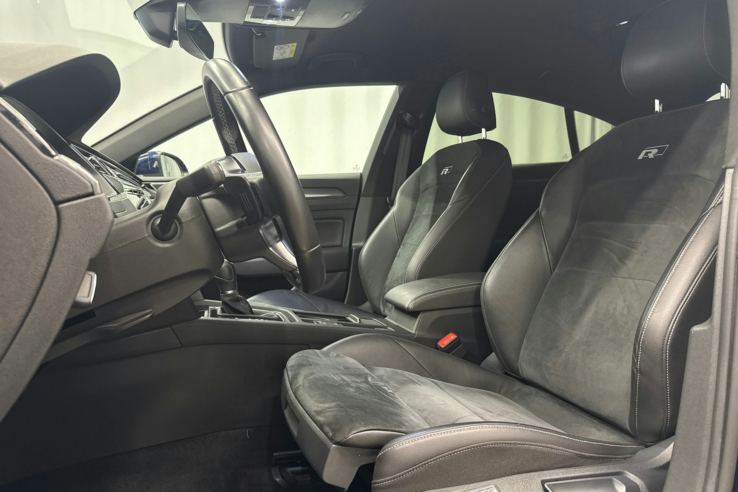 sininen Volkswagen Arteon 2019 kuva 25.