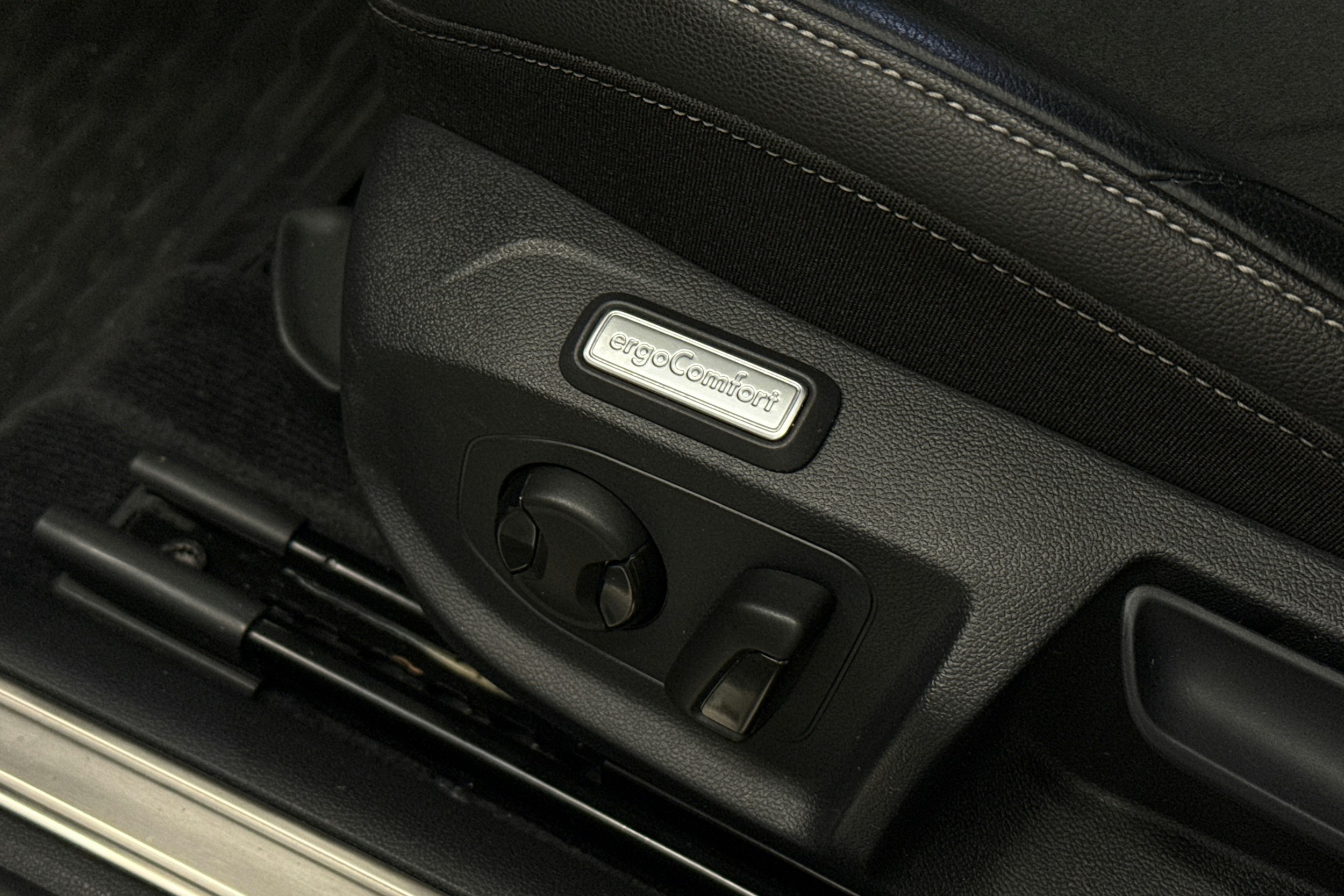 sininen Volkswagen Arteon 2019 kuva 26.