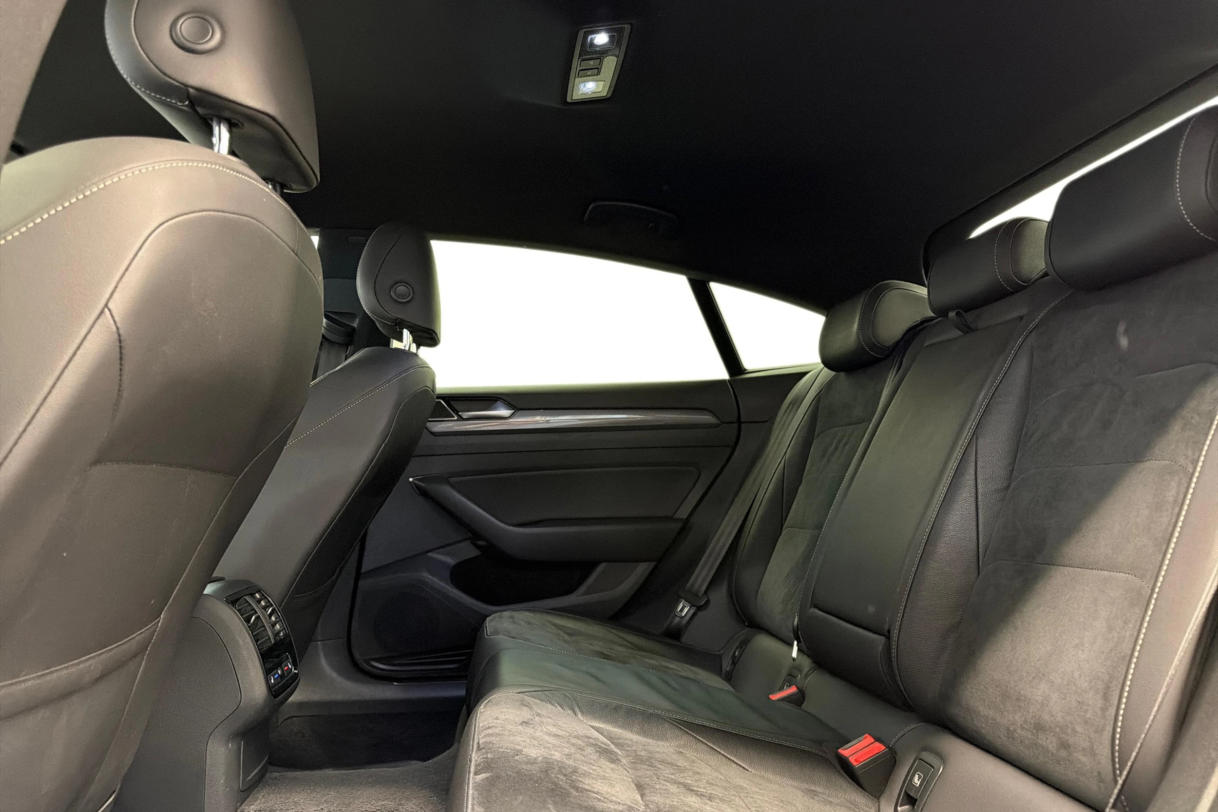 met. musta Volkswagen Arteon 2019 kuva 8.
