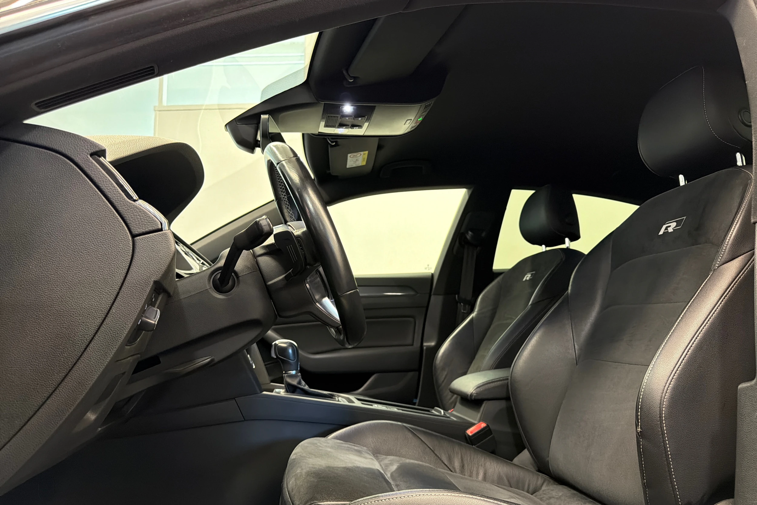 met. musta Volkswagen Arteon 2019 kuva 11.