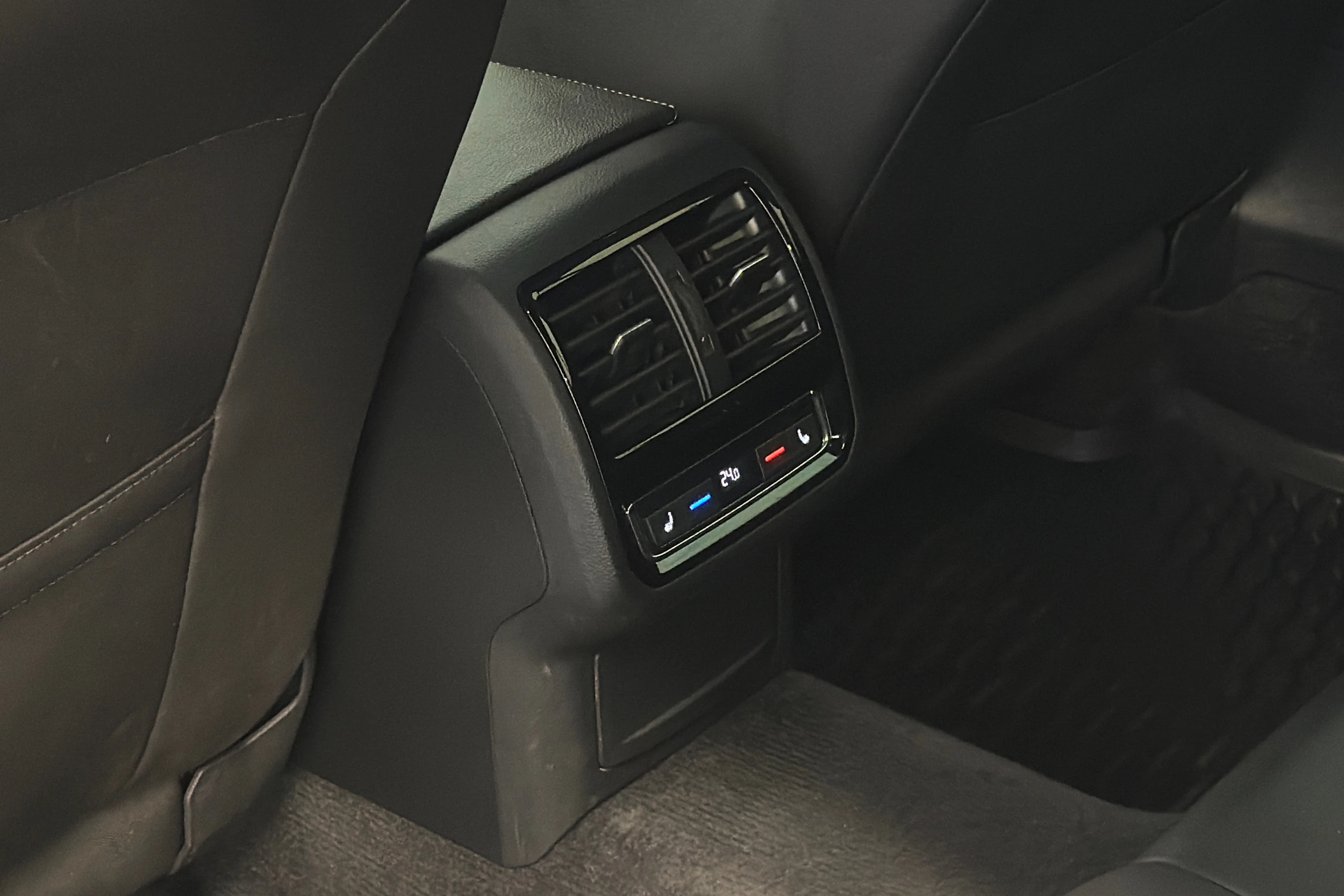 met. musta Volkswagen Arteon 2019 kuva 12.