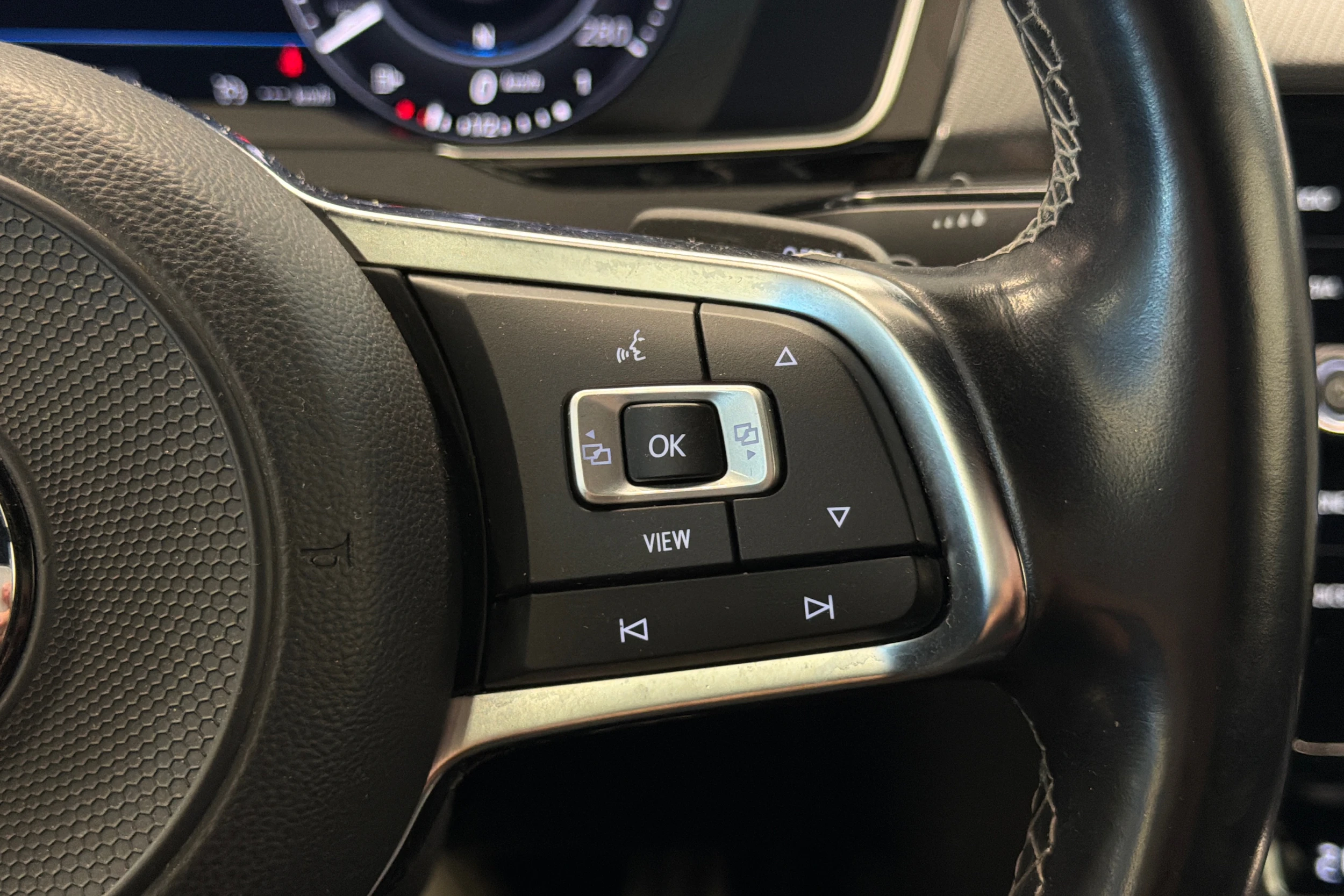 met. musta Volkswagen Arteon 2019 kuva 17.