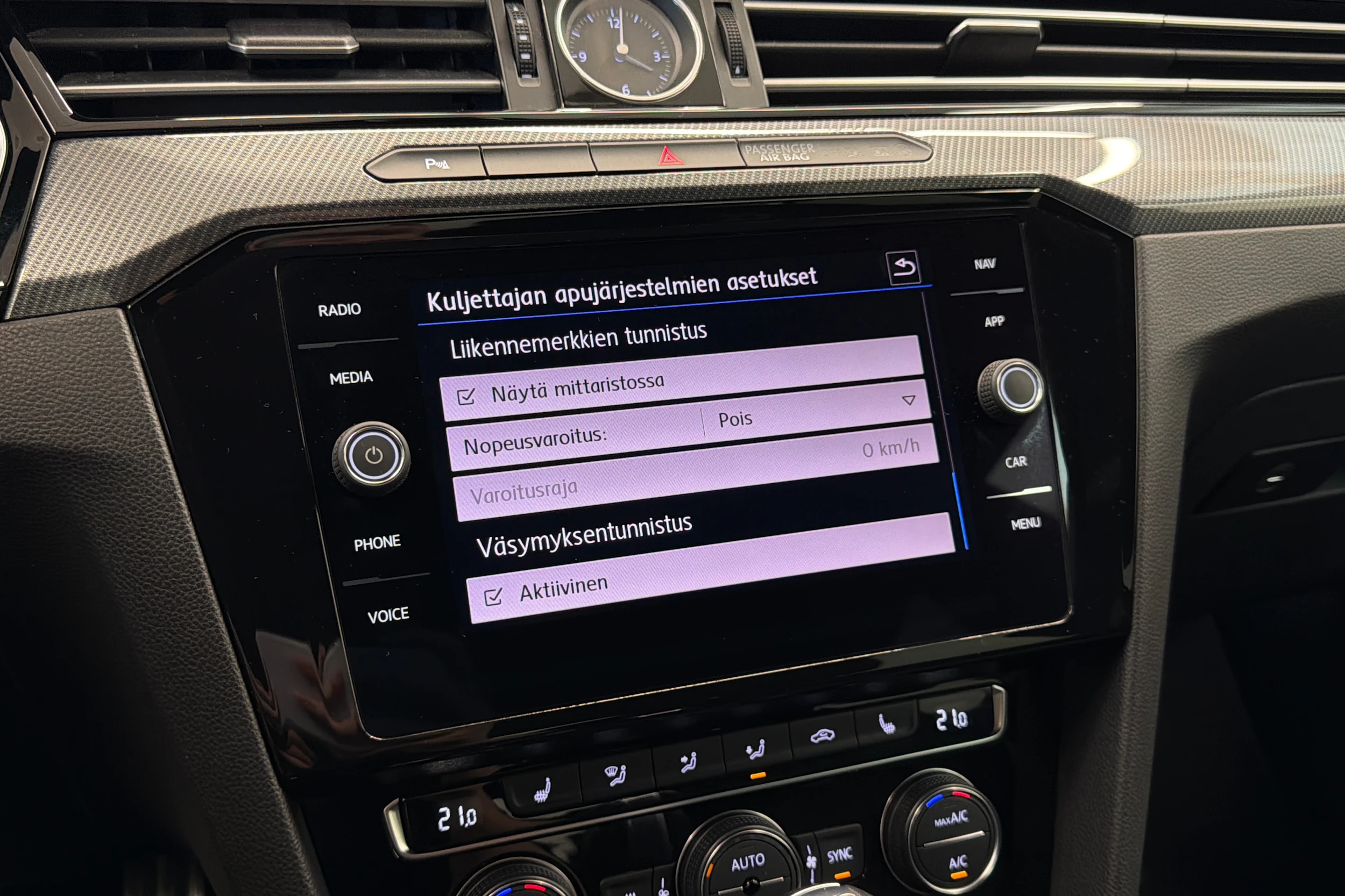 met. musta Volkswagen Arteon 2019 kuva 27.