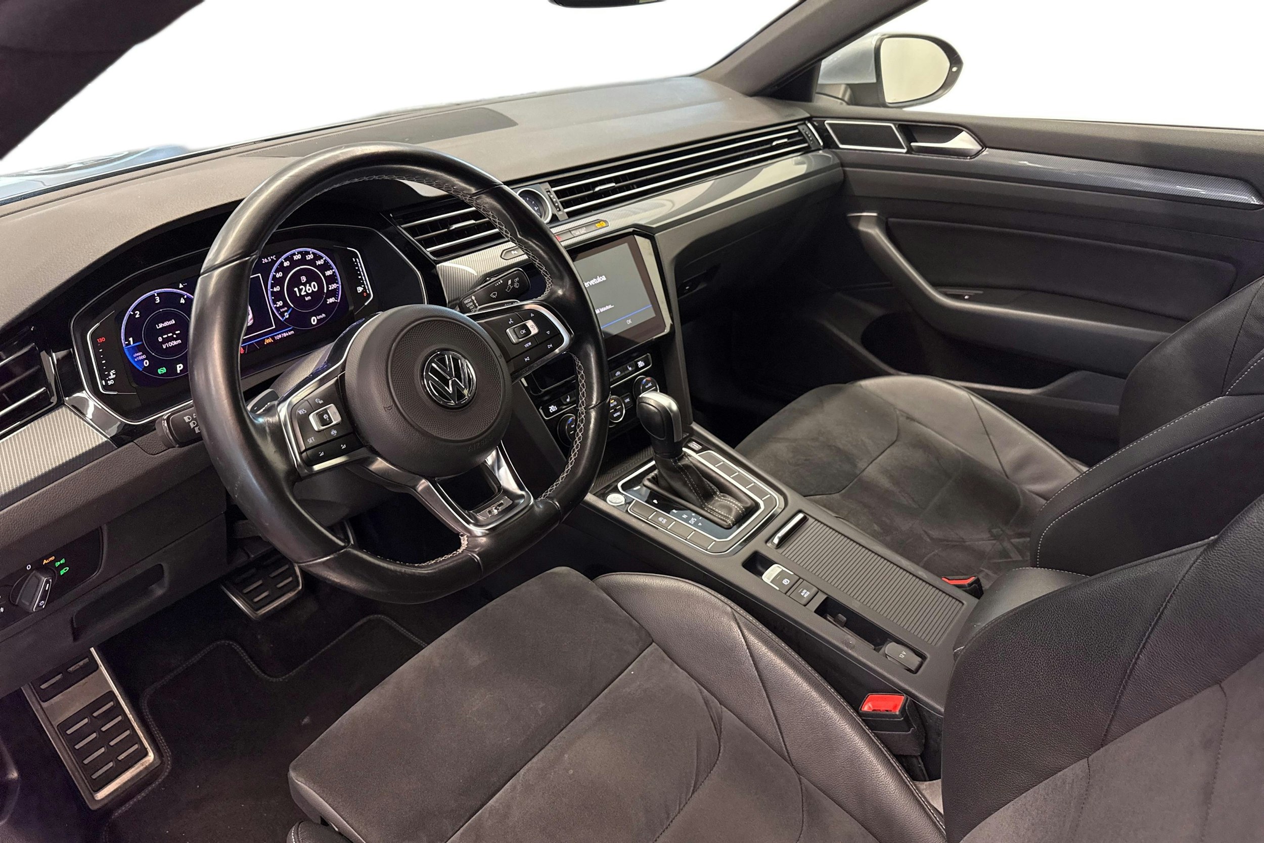 sininen Volkswagen Arteon 2020 kuva 6.