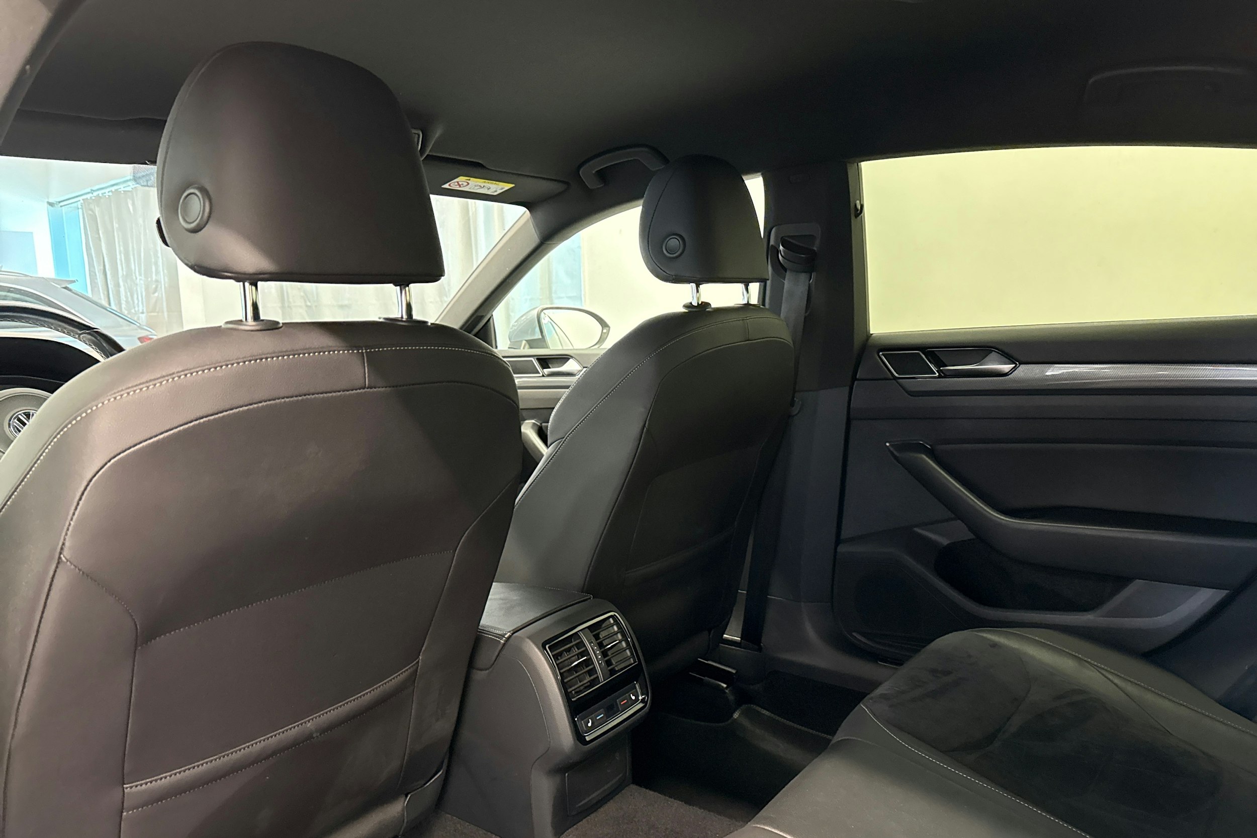 sininen Volkswagen Arteon 2020 kuva 11.