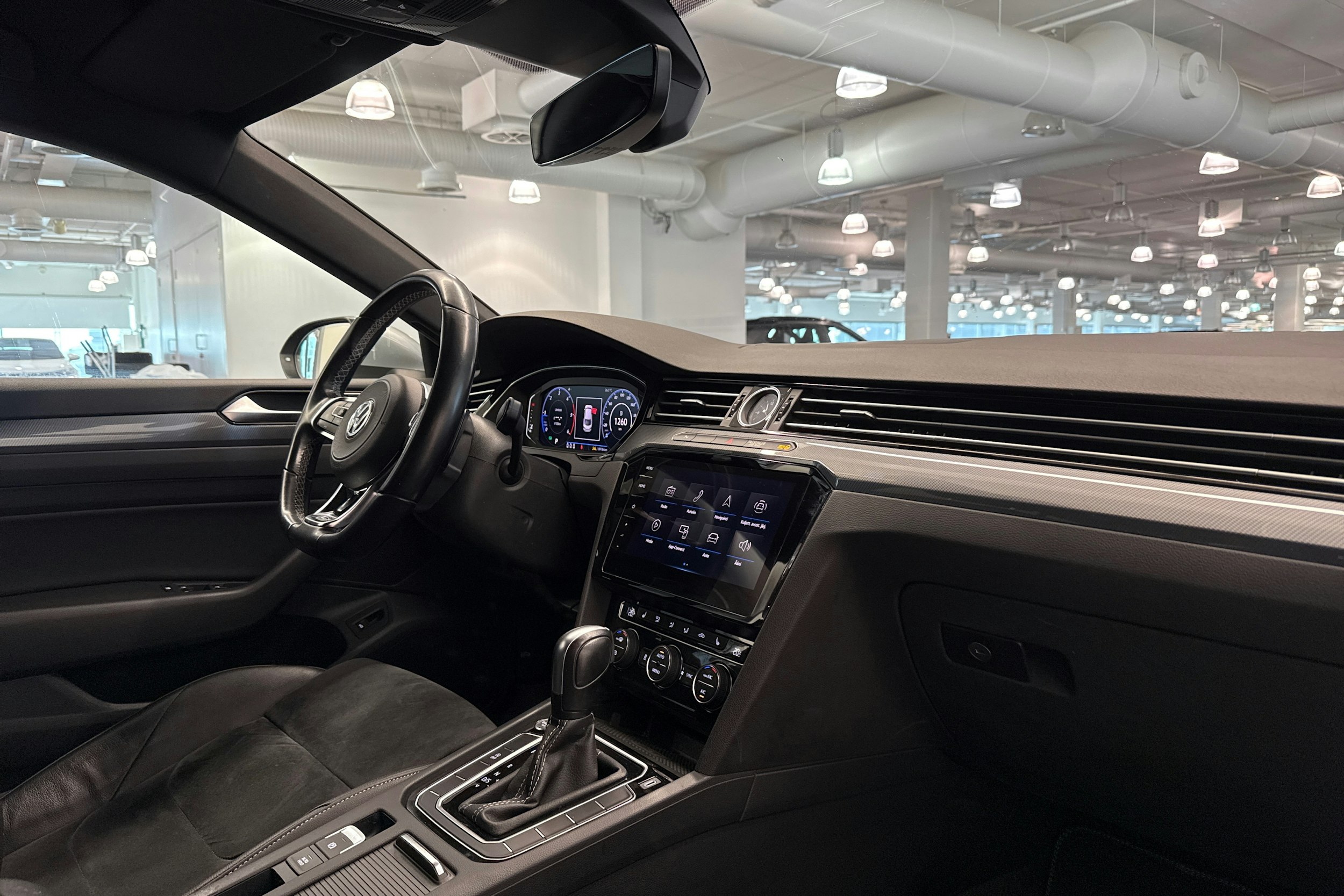 sininen Volkswagen Arteon 2020 kuva 13.
